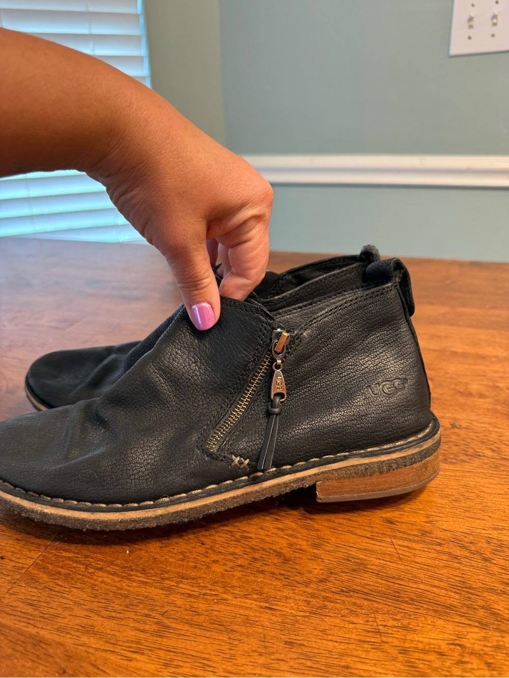 UGG Clementine Black Leather Side-Zip Ankle Boots Women's Size 9.5 chukka - Picture 6 of 12